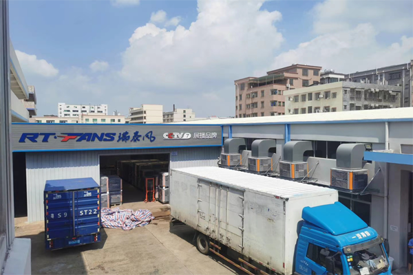 工業(yè)風(fēng)扇生產(chǎn)車(chē)間出貨圖